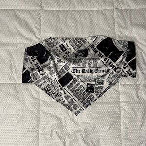 Adjustable news paper strapless top